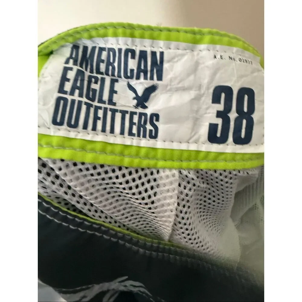 American Eagle Outfitters Mens Swim Trunks Board Shorts NWT Size 38 White Black